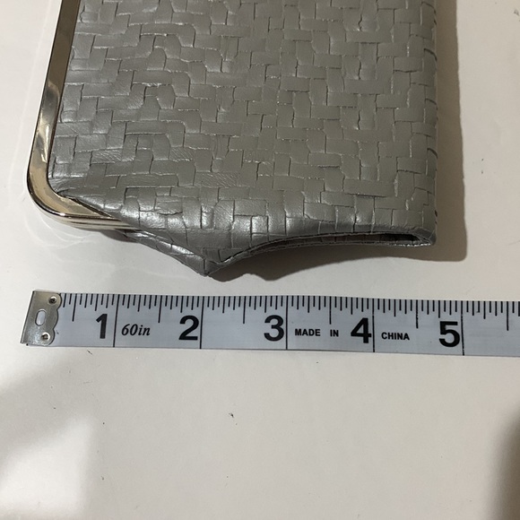 Clutch - Picture 10 of 12